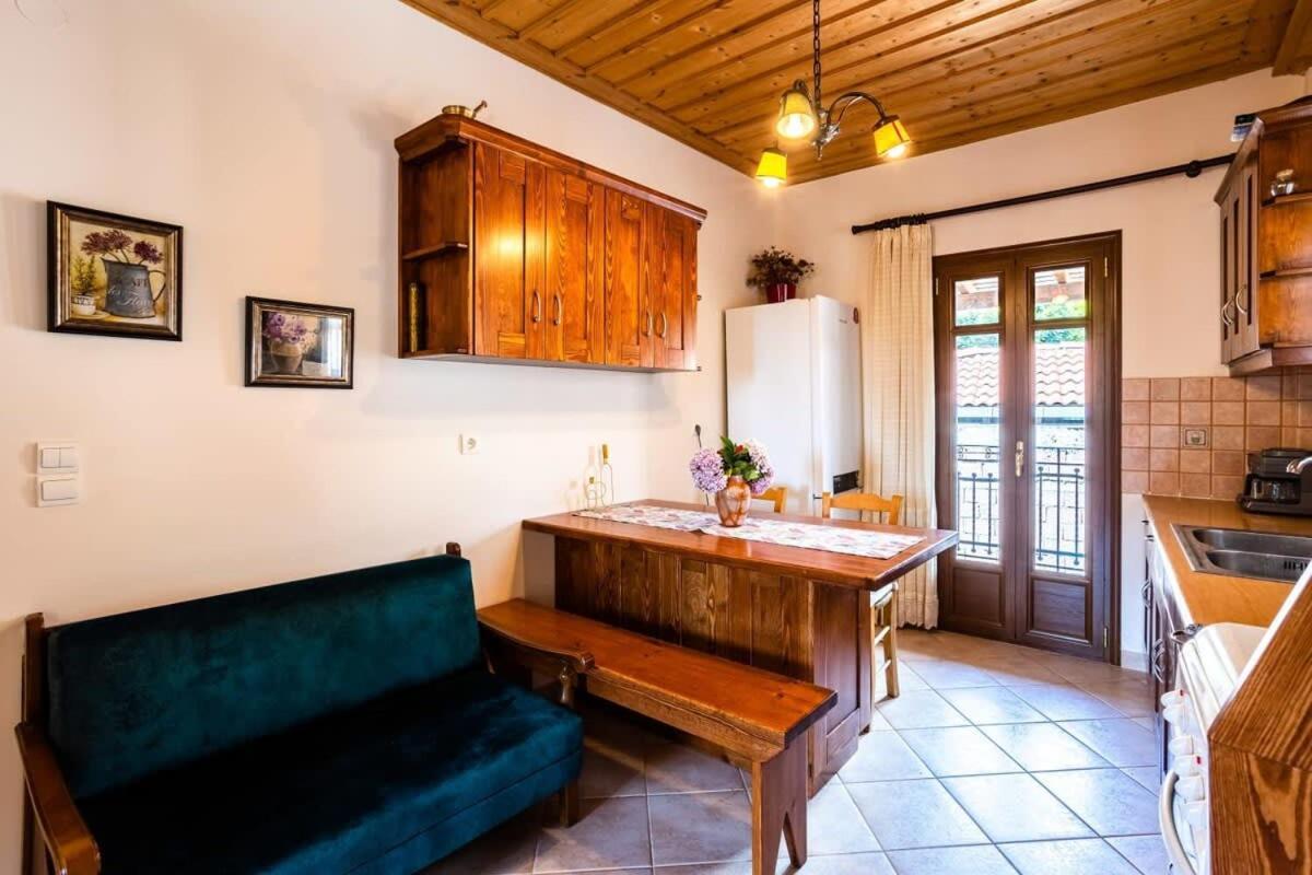 Stemnitsa Stone Residence - Comfy Mountain Getaway エクステリア 写真